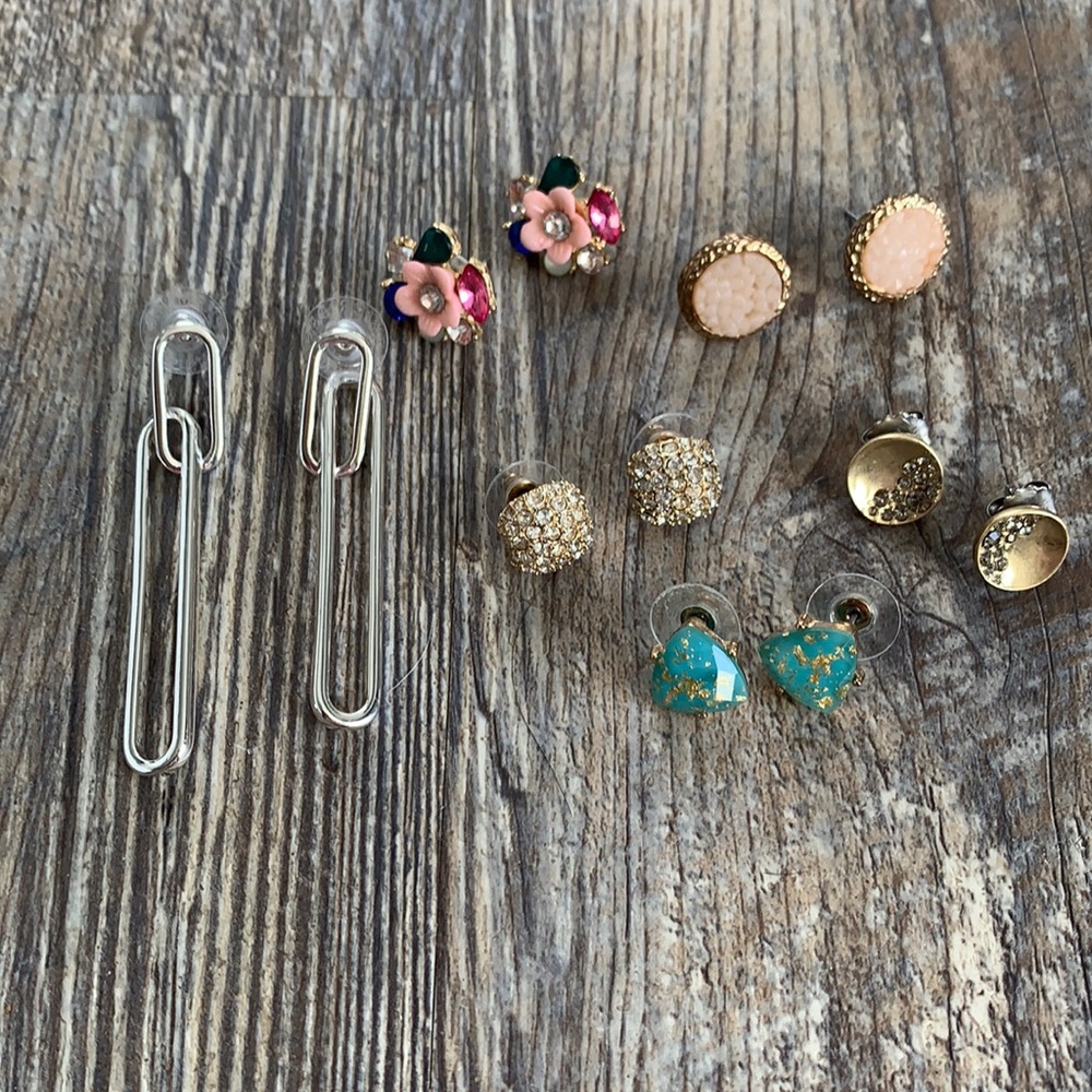 Lot of 6! EUC Assorted earrings